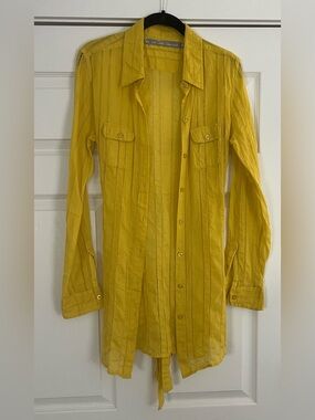 Women’s Lightweight Longline Airy Shirt in Mustard Yellow
